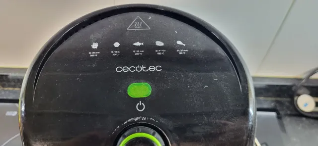 Freidora de aire Cecotec negra