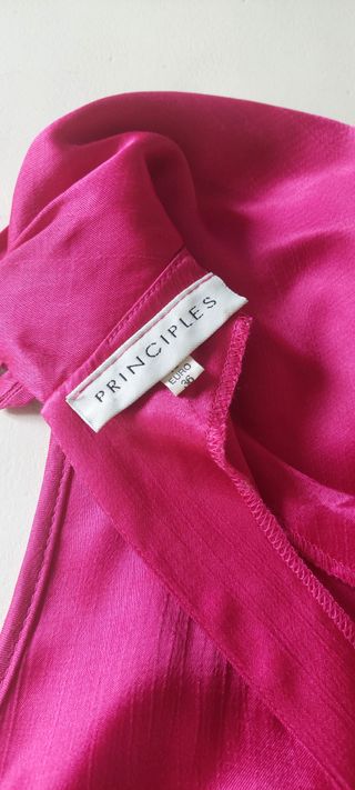 Blusa raso fucsia sin mangas