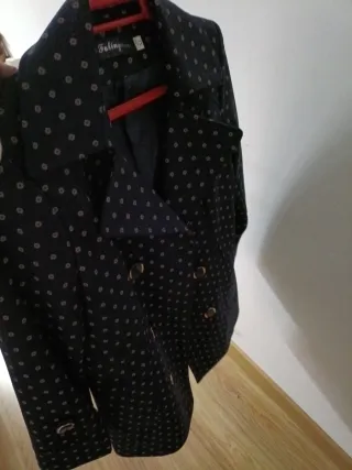 Gabardina azul mujer lunares