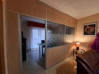 Mampara divisoria madera y cristal