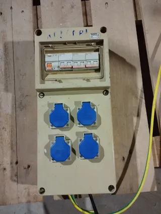 Cuadro Eléctrico con Enchufes