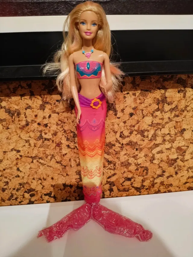 Barbie Sereia e Surfista