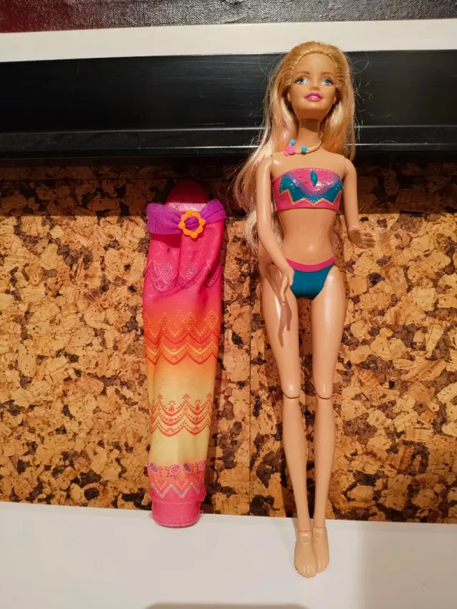 Barbie Sereia e Surfista