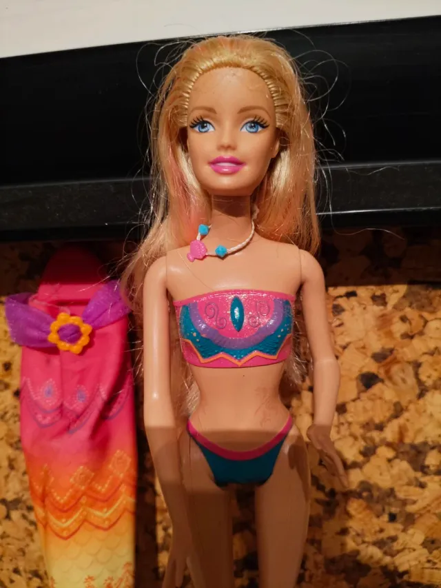 Barbie Sereia e Surfista