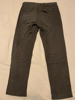 Pantalones marrones de pinzas