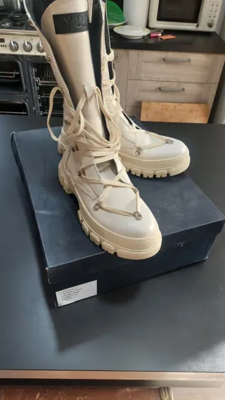 Vendo bellissimi stivali J23 TG 40