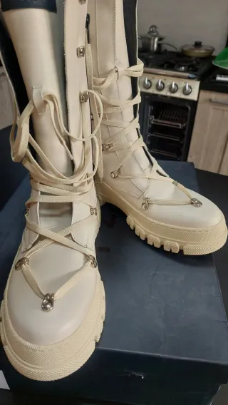 Vendo bellissimi stivali J23 TG 40