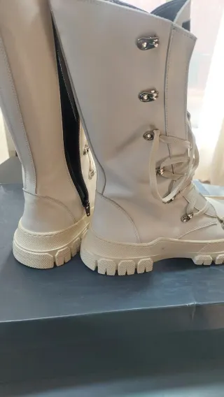 Vendo bellissimi stivali J23 TG 40