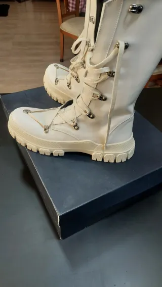 Vendo bellissimi stivali J23 TG 40