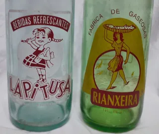 Bottiglie di Gassosa RIANXEIRA e PITUSA