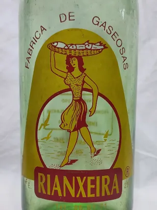 Bottiglie di Gassosa RIANXEIRA e PITUSA