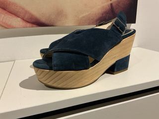 Zapatos Bimba y Lola Cuña Azul
