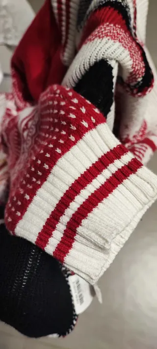 Maglione natalizio rosso e bianco