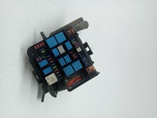 CAJA RELES / FUSIBLES KIA CEED (12)