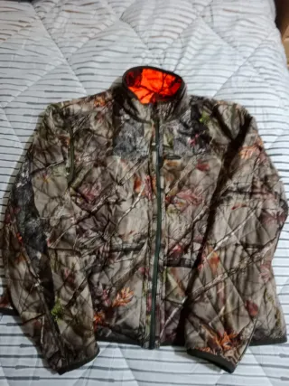 Chaqueta camuflaje naranja y marrón Marca solognac