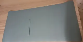 Alfombrilla grande para escritorio  y para ratón.