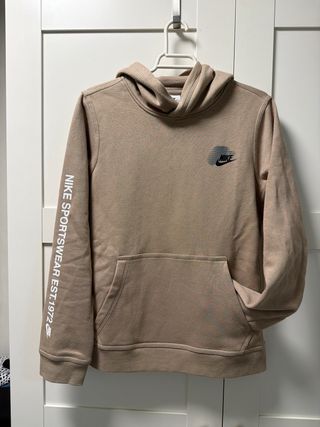 Sudadera Nike marrón claro chico