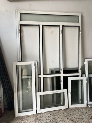 Ventanal aluminio 3 hojas manual. Marco blanco.