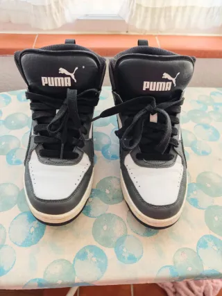 Zapatillas Puma Negras y Blancas Talla...