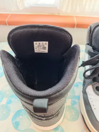 Zapatillas Puma Negras y Blancas Talla...