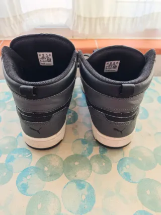 Zapatillas Puma Negras y Blancas Talla...