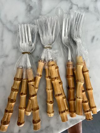 Cubertería 12 comensales bambú y acero