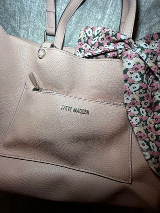 Bolso Steve Madden Rosa con Pañuelo Floral