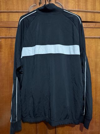 Chaqueta Nike Negra Logo Bordado