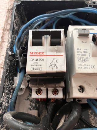 Electricista en Dos Hermanas 24h