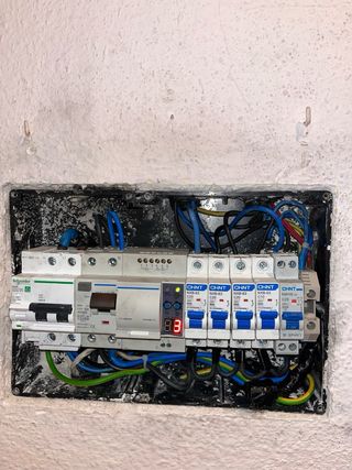 Electricista en Dos Hermanas 24h