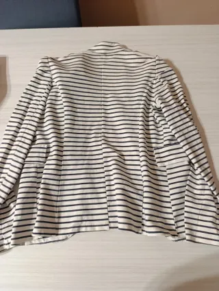 Giacca donna a righe con bottoni dorati