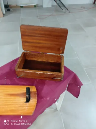 Caja antigua y tabla jamonera madera