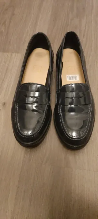 Mocasines niña charol azul oscuro