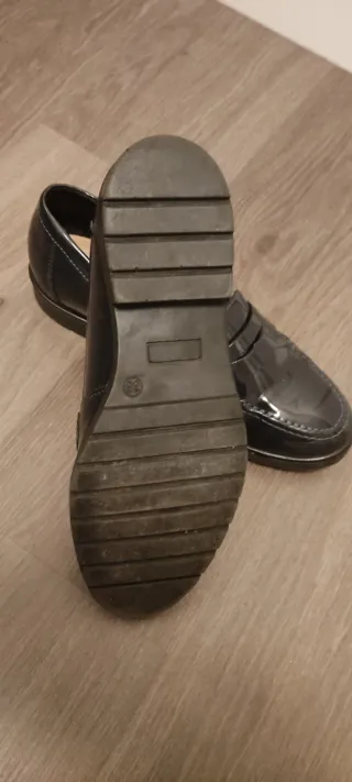 Mocasines niña charol azul oscuro