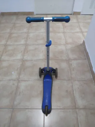 Patinete infantil azul