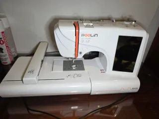 Máquina de bordar POOLIN EOC05