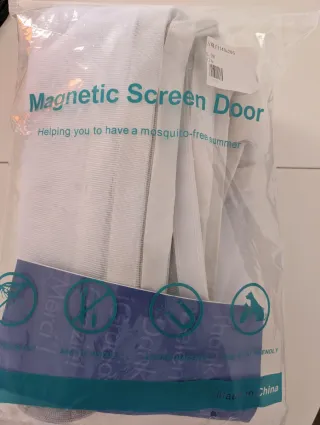 Mosquitera magnética para puerta