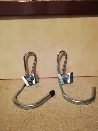2 Ganci metallici per biciclette