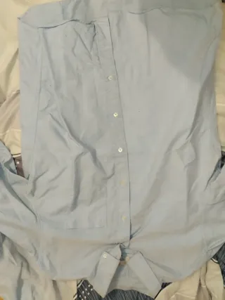 Camisa azul de manga larga