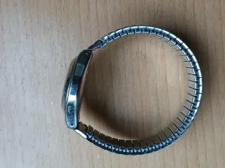 Swatch Irony Cuarzo Negro