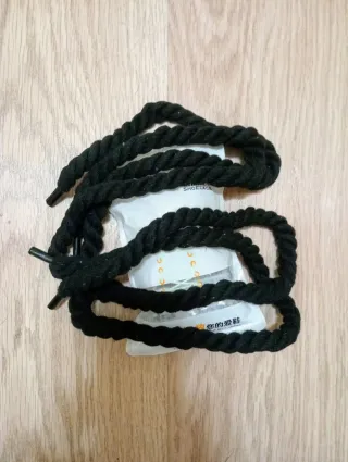 Nike Air Force 1negras + cordones gruesos