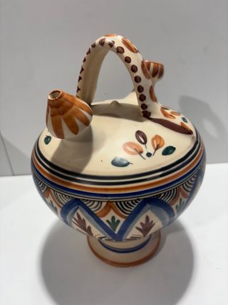 Botijo de cerámica pintado a mano