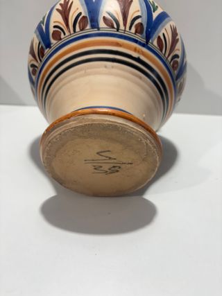 Botijo de cerámica pintado a mano