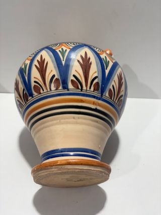 Botijo de cerámica pintado a mano