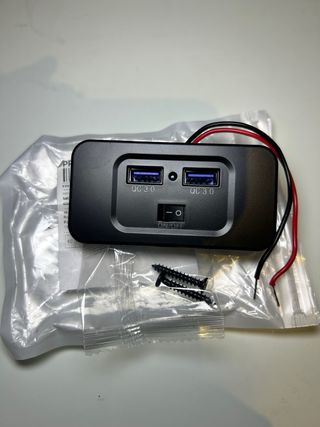 Doble USB QC 3.0 empotrable con interruptor ON/OFF