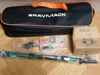 Caña de pesca Bravmack con accesorios