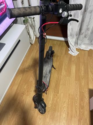 Patineta Eléctrica Negra no tiene cargador !