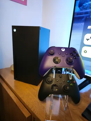 Xbox Series X + 2 controller + Dragon Ball Z Kakarot