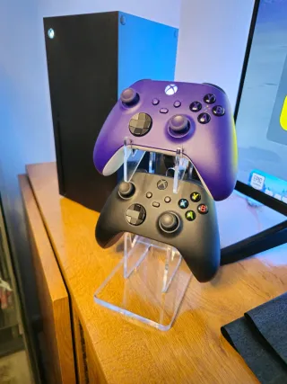 Xbox Series X + 2 controller + Dragon Ball Z Kakarot