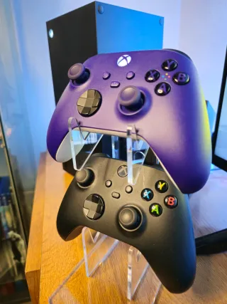 Xbox Series X + 2 controller + Dragon Ball Z Kakarot